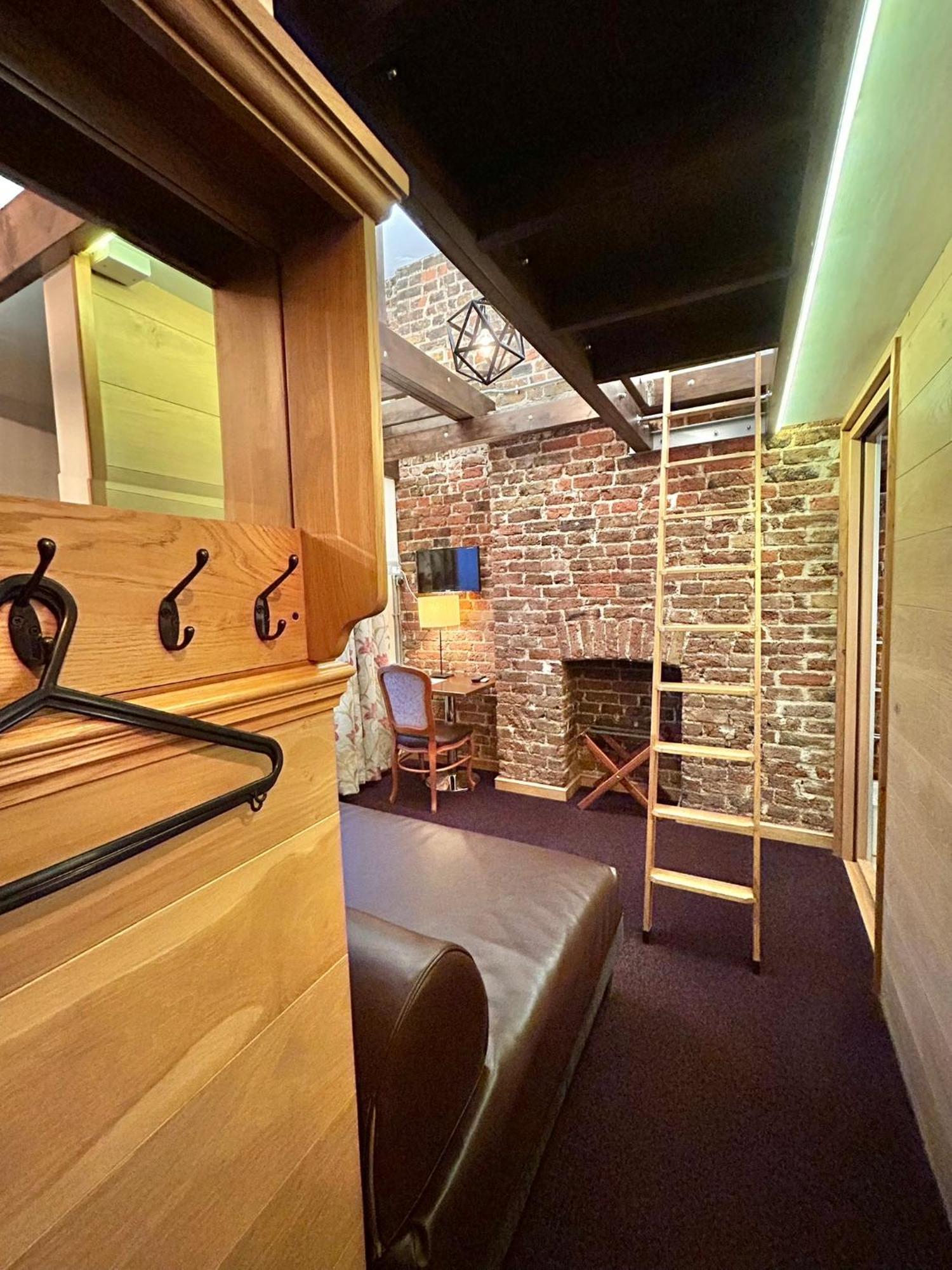 22 Hotel Londres
