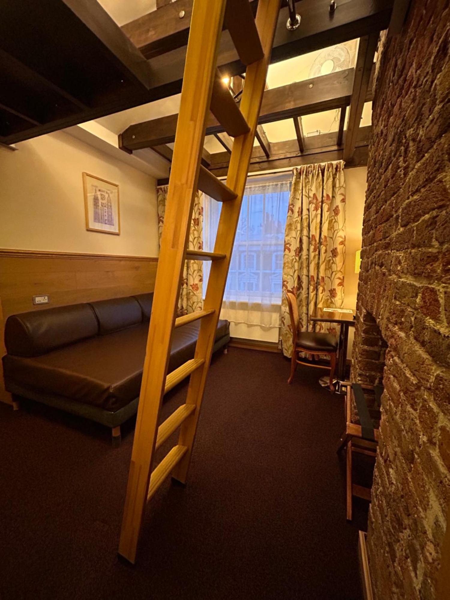 22 Hotel