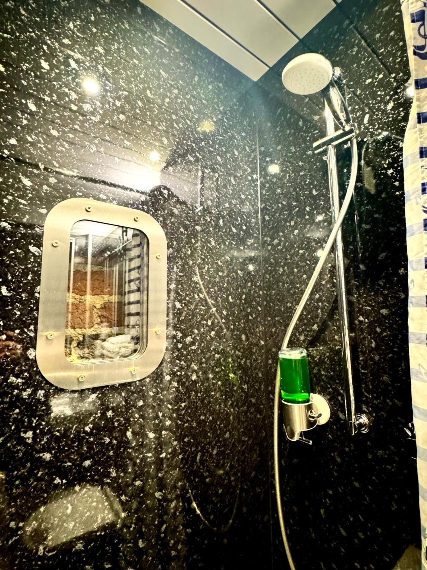 24 Hotel 2*